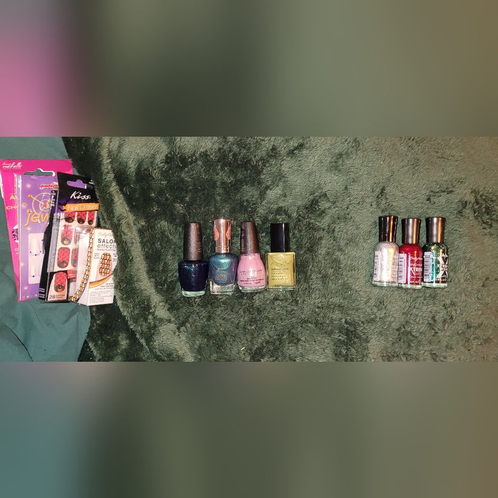 NWOT nail collection